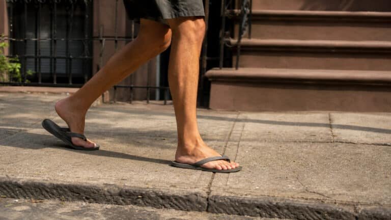 Flip-flops back pain in Brooklyn treated at Brooklyn Chiropractic Care in Greenpoint